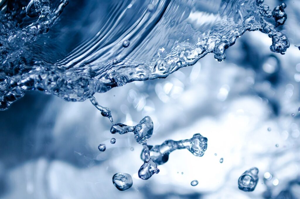 image of water splashing